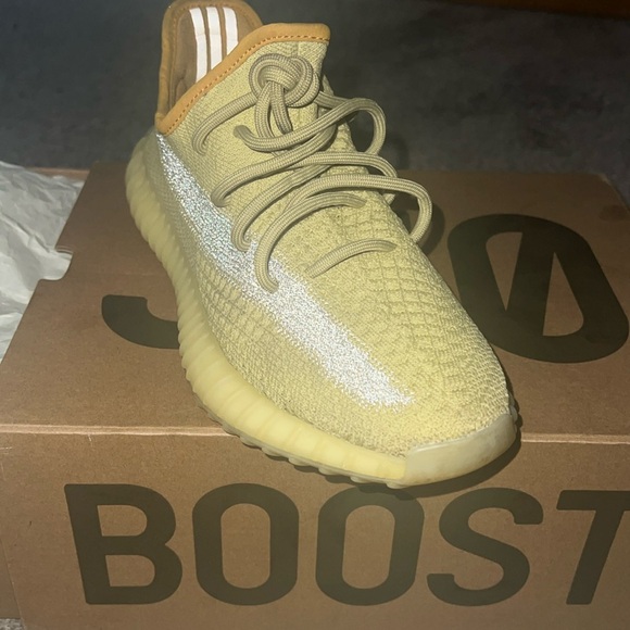 Green shoe reflective strip line down the side